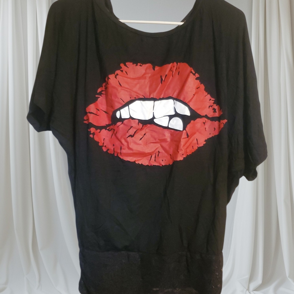 Black and Red Graphic Oversized Short Sleeve Tee